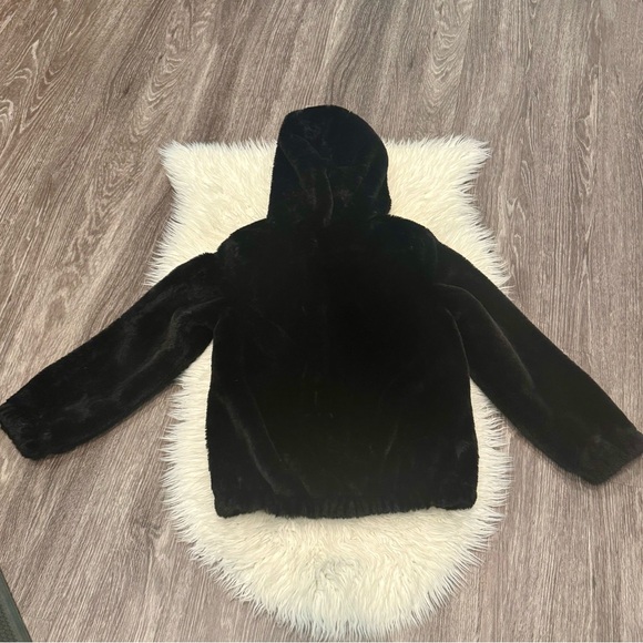 Cat & Jack Black Faux Fur Waist Length Girls Jacket w/hood Size L - Picture 6 of 9